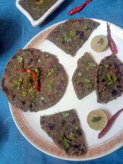सरसो का पराठा (Sarson Ka Paratha recipe in Hindi) रेसिपी मुख्य फोटो
