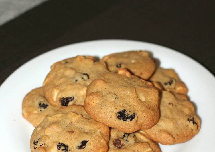Fruit and Nut Cookies