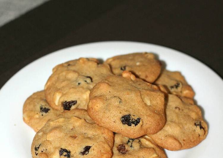 Easiest Way to Prepare Ultimate Fruit and Nut Cookies