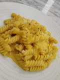 Fusilli con crema di peperoni e curcuma