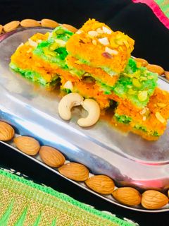 बर्फी (barfi recipe in marathi) रेसिपी चे मुख्य फोटो 