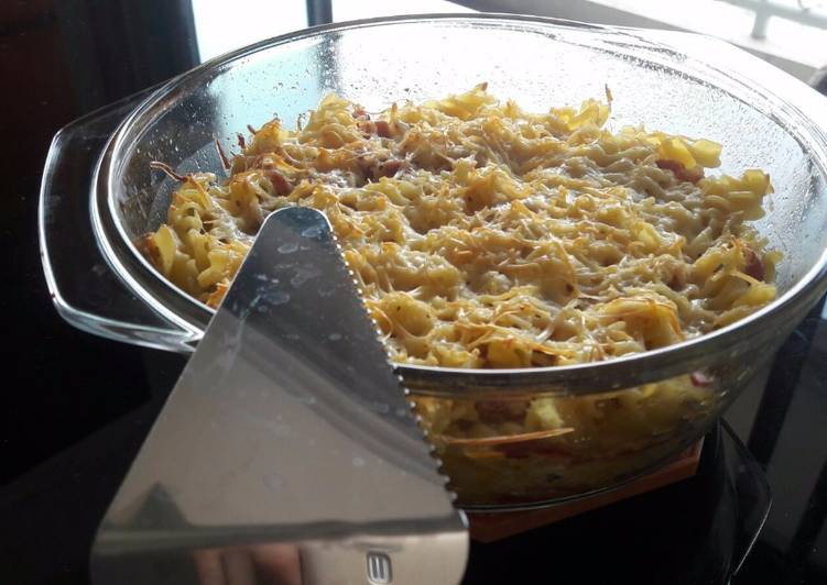 Resep Baked Macaroni with Beef Sausages and Cheese.