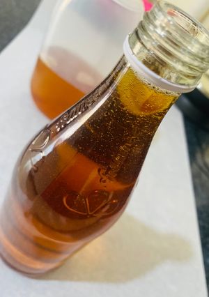 A picture of Golden Syrup.