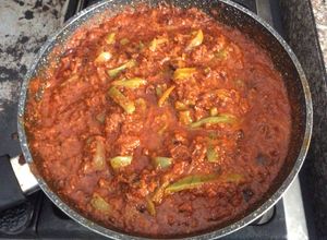 Una foto de Tinga de longaniza