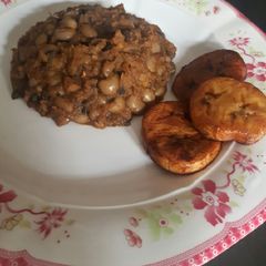 A picture of Faten wake da plantain.