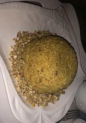 صورة لوصفة أرز الليمون والبصل البني مع الشكشوكة
