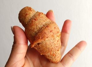 Una foto de Medialunas integrales con queso