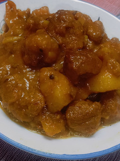 आलू सोयाबीन की सब्जी(aloo soyabeans ki sabzi recipe in hindi) रेसिपी मुख्य फोटो