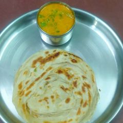 A picture of Parotta with Plain Salna.