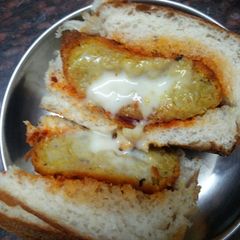 A picture of Cheese Burst Vada pav.