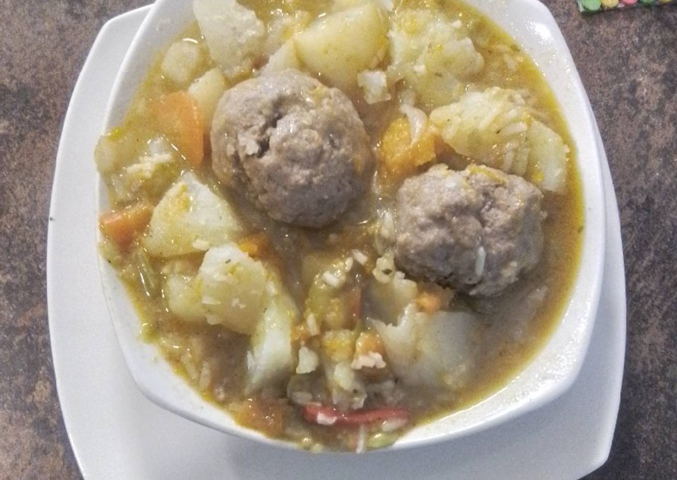 Albóndigas En Caldo