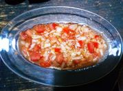 Una foto de salsa criolla tradicional