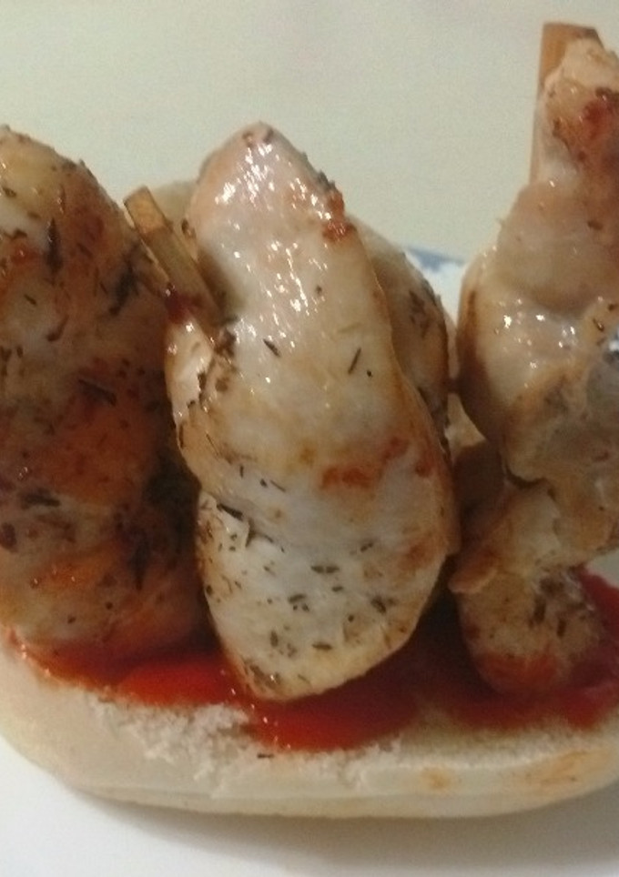Una foto de Rizos de pollo macerados con hierbas