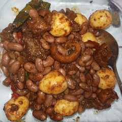 รูปของ Kacang Merah,Telur Puyuh,Kerupuk Kulit (Dorokdok) Bumbu Rendang