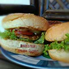 รูปของ Burger isi telur