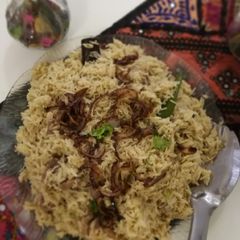 A picture of CHICKEN yaqni pulao.