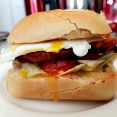 A picture of My BLT on a Crusty Roll 😘.