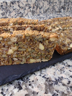 Una foto de Pan keto de semillas y frutos secos