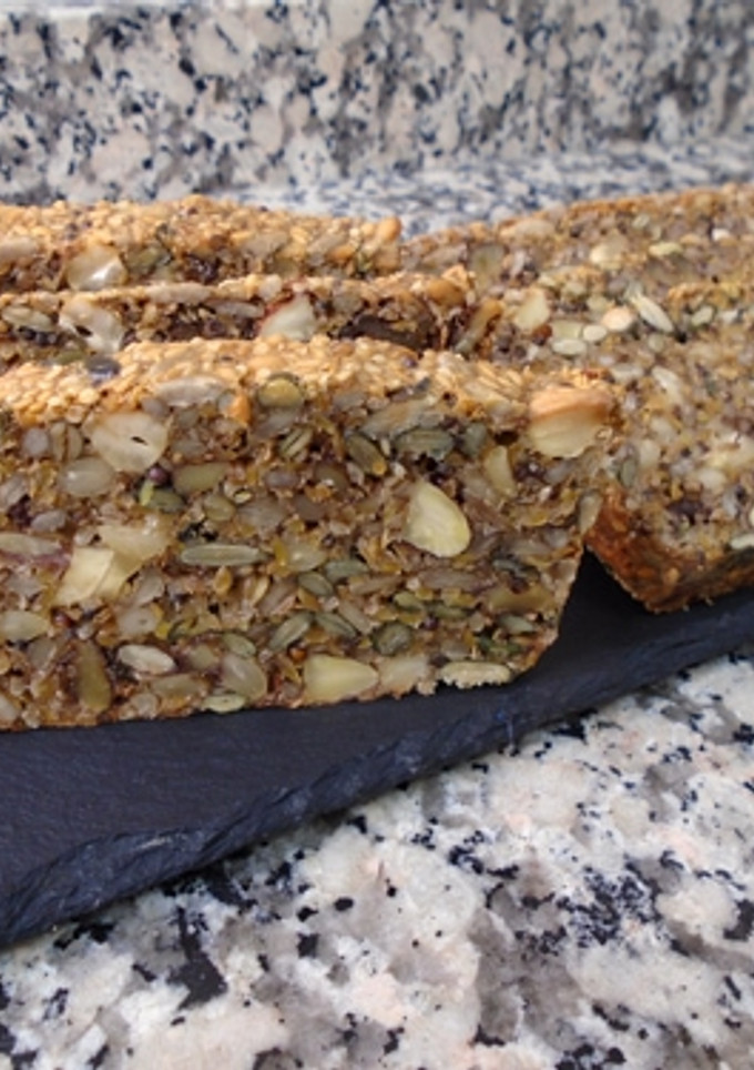 Una foto de Pan keto de semillas y frutos secos