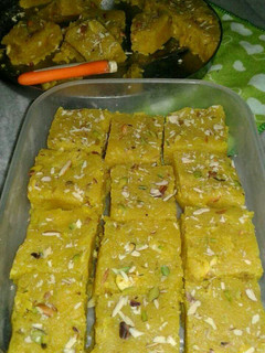 A picture of Moongdaal burfi.