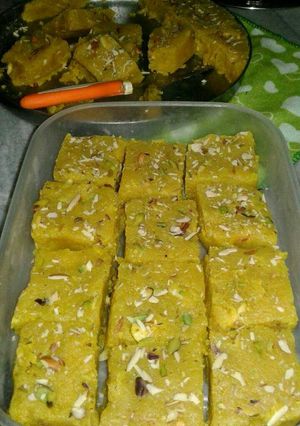 A picture of Moongdaal burfi.