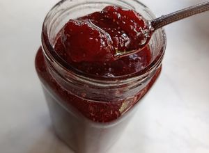 Una foto de Mermelada de Frutillas (fresas), con trozos