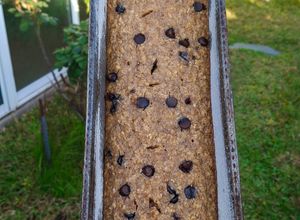 Una foto de BUDÍN DE AVENA, BANANA Y CHOCO 🍌🍫