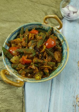 A picture of Bhindi do pyaza.