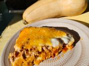 Una foto de lasagna con calabaza