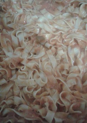 Una foto de Salsa Rosa a la Yo!