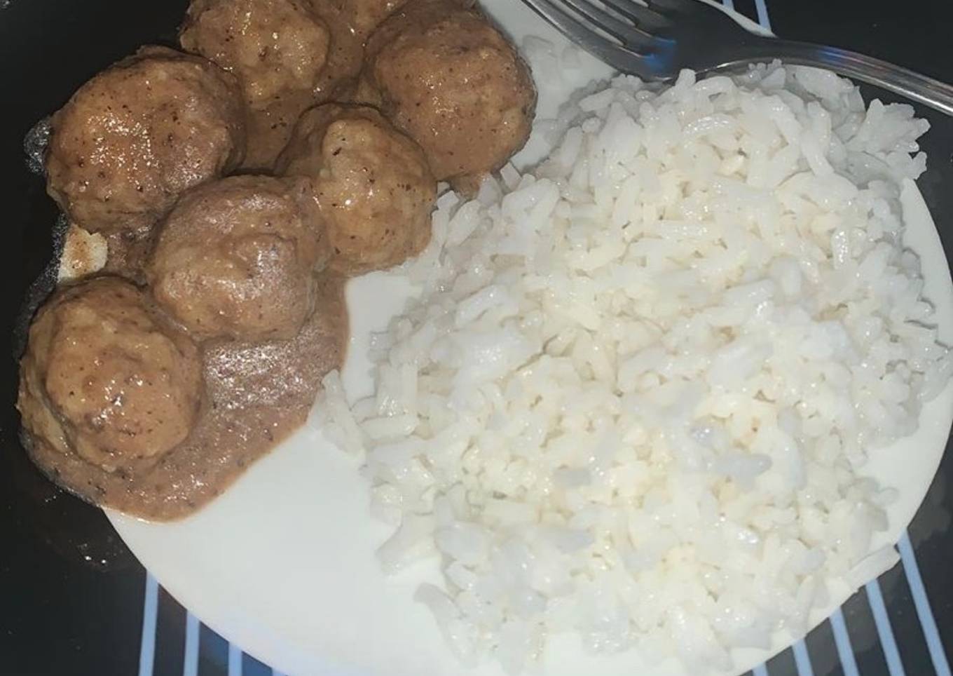 Albóndigas en salsa de almendra y arroz 🍚 🤤🤤