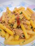 Mezzi rigatoni con tonno e zafferano