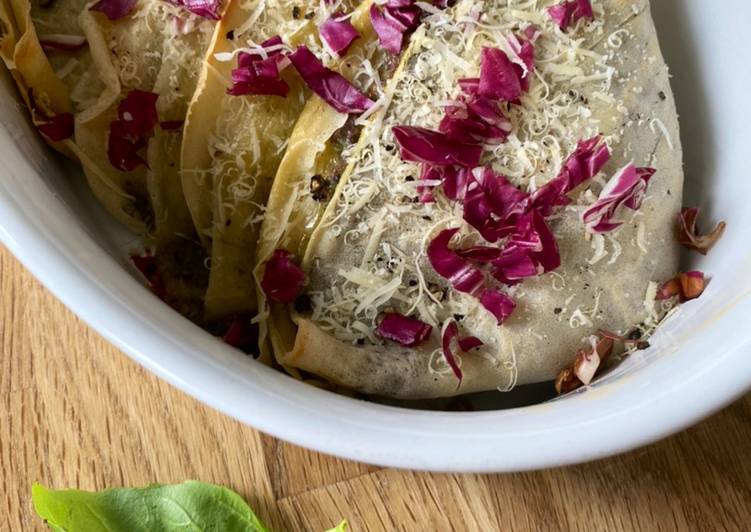 Crespelle al pesto di radicchio e basilico