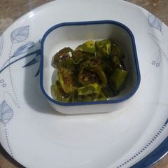A picture of Fried green chilies.