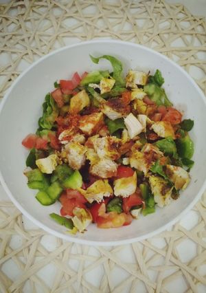 صورة لوصفة سلطة خفية وسريعة لاصحاب الدايت 🥗