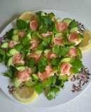 Тарталетки с красной рыбой и огурцами