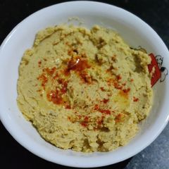 A picture of Hummus.