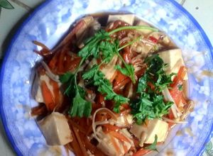 Hình của món Đậu phụ sốt nấm kim châm.