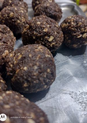 Una foto de Trufas de chocolate y avena