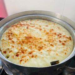 Steamd khatta dhokla A picture of Steamd khatta dhokla.