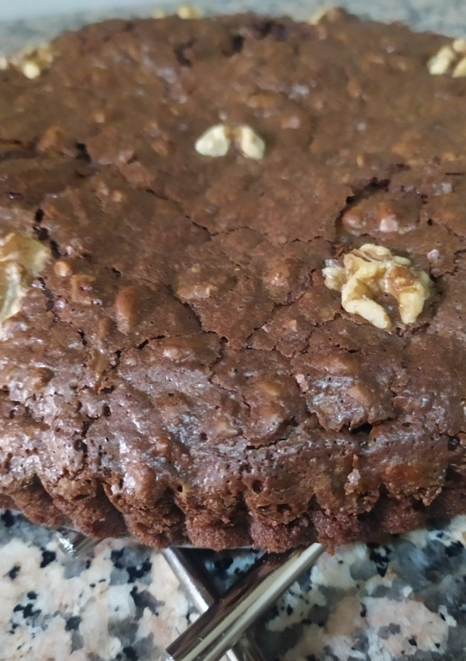 Una foto de Brownie de chocolate con nueces en Mambo