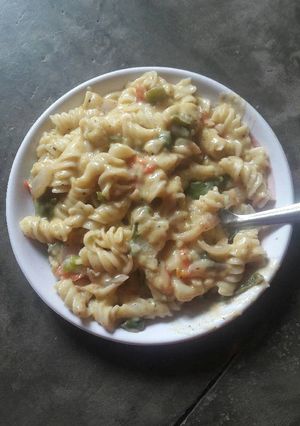वाइट सॉस पास्ता (White sauce pasta recipe in hindi) रेसिपी मुख्य फोटो