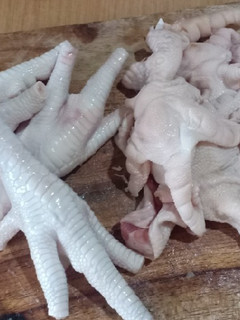Foto resep Tips Memisahkan Ceker Ayam dari Tulangnya