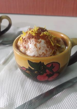 A picture of Dahi vada.