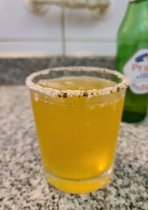 Una foto de Michelada