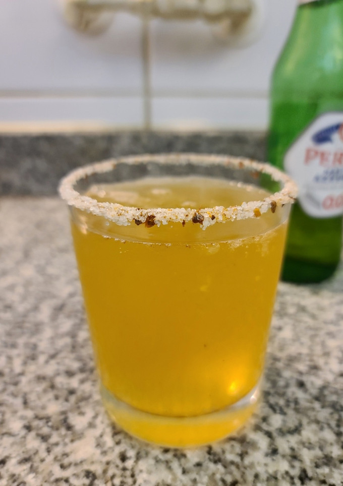Una foto de Michelada