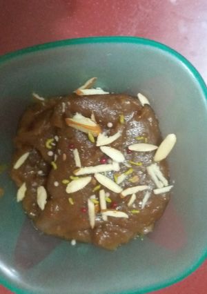 A picture of Jaggery Wheat Halwa.