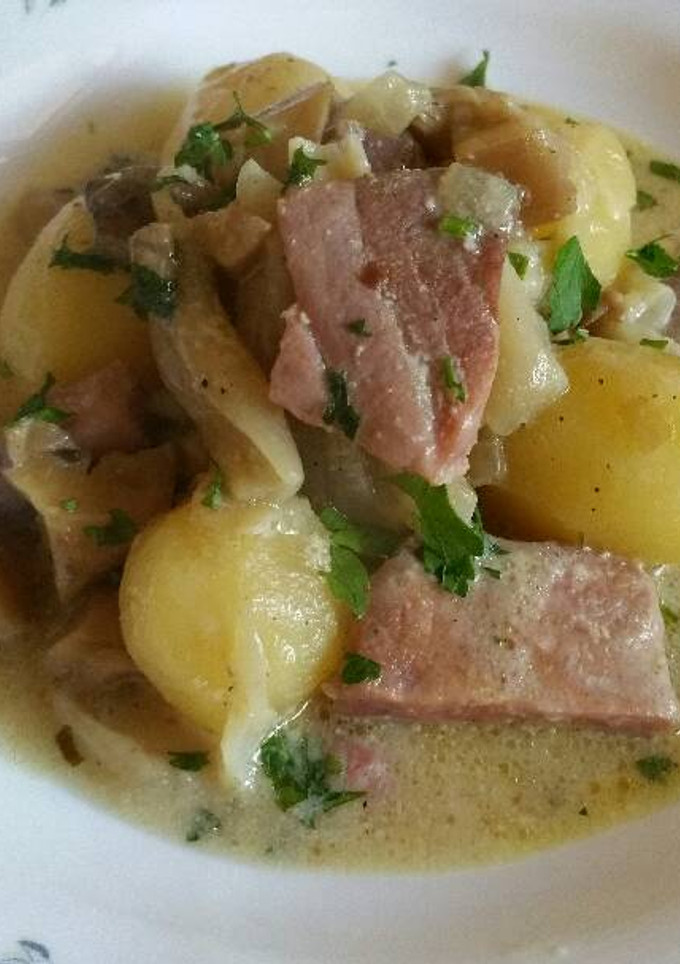Una foto de Atún encebollado con nata