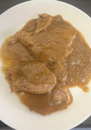 Una foto de Solomillo en salsa🧅