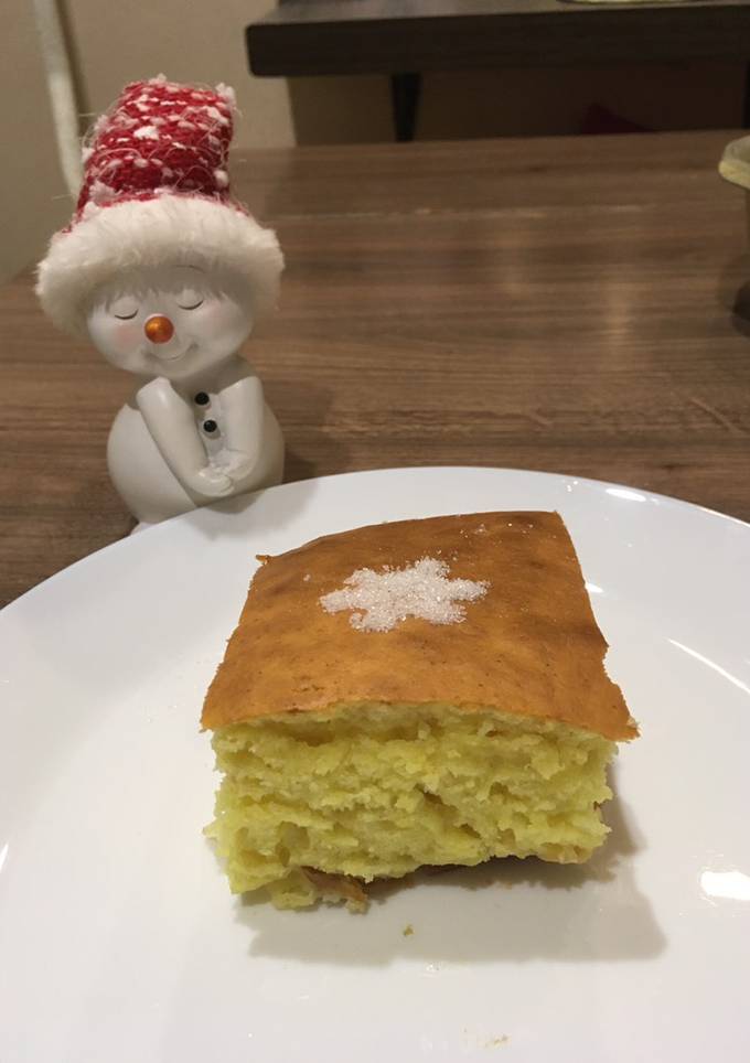 Шарлотка з яблуками (на сметані)